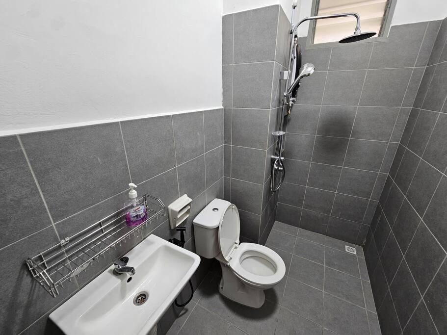 E! Apartment